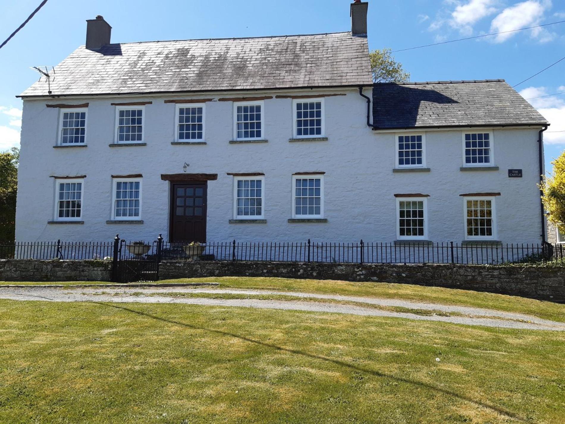 9 Bed In Hay-On-Wye 73069 Villa Painscastle Exterior photo