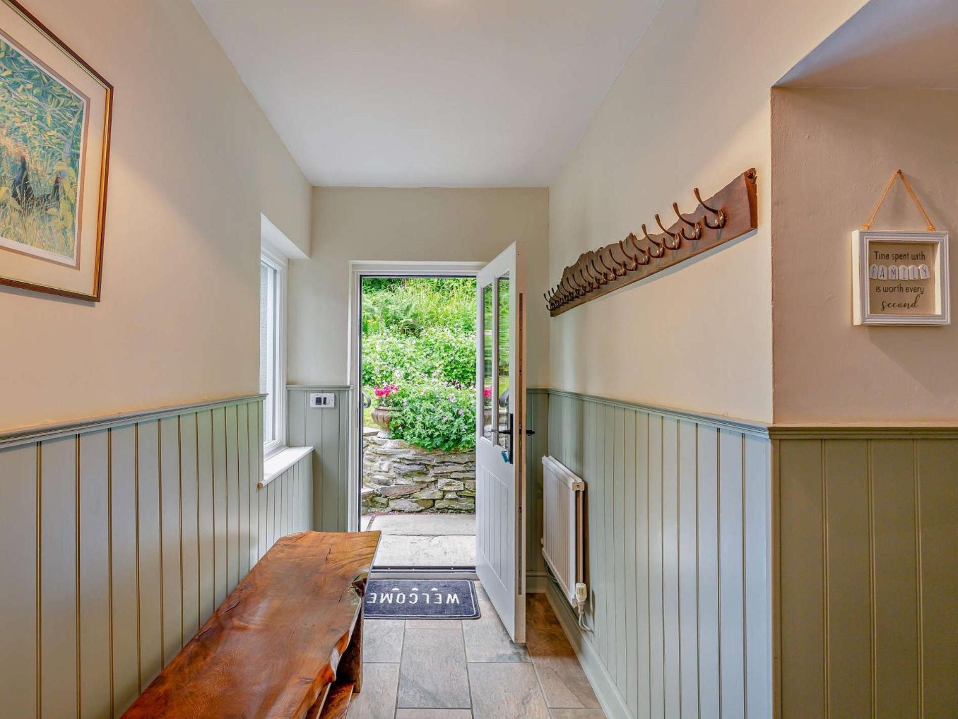 9 Bed In Hay-On-Wye 73069 Villa Painscastle Exterior photo