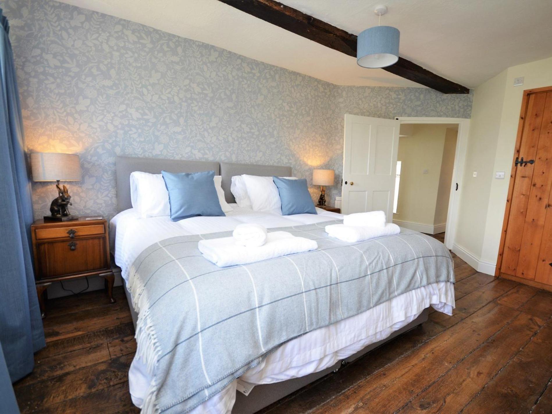 9 Bed In Hay-On-Wye 73069 Villa Painscastle Exterior photo