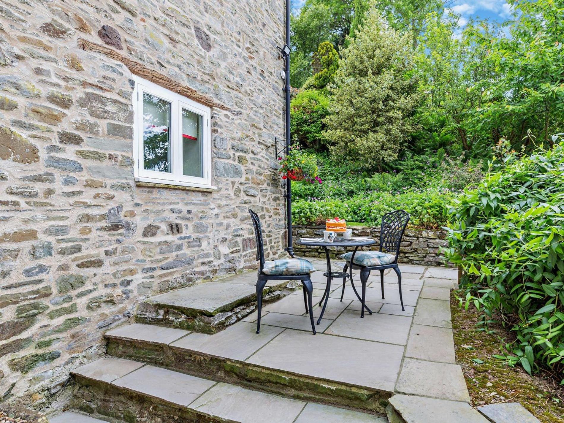 9 Bed In Hay-On-Wye 73069 Villa Painscastle Exterior photo