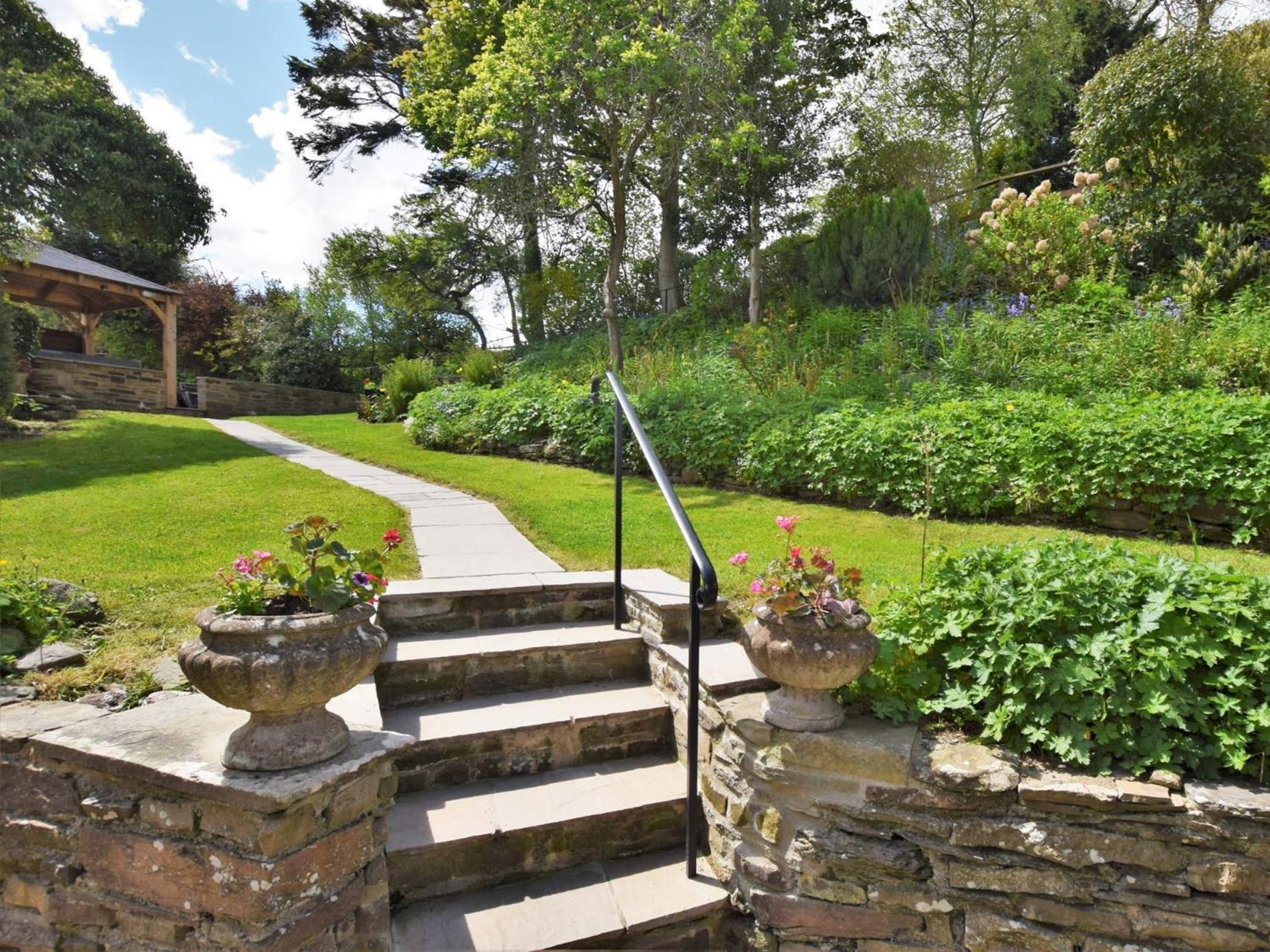 9 Bed In Hay-On-Wye 73069 Villa Painscastle Exterior photo